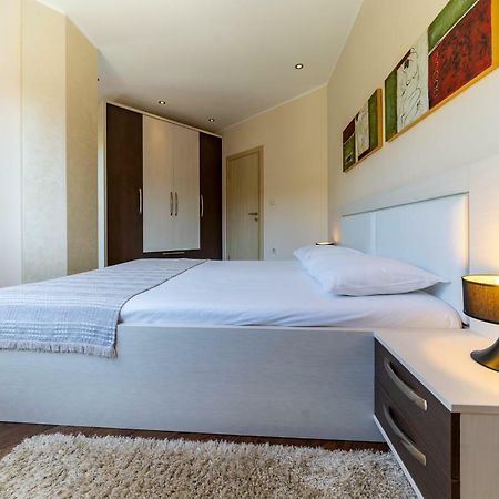 Apartments Crystall บุดวา ภายนอก รูปภาพ
