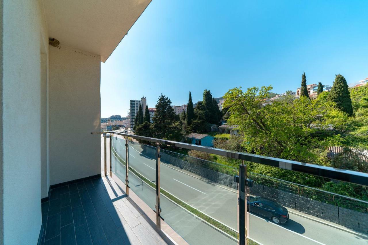 Apartments Crystall บุดวา ภายนอก รูปภาพ