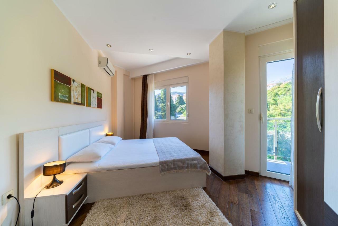 Apartments Crystall บุดวา ภายนอก รูปภาพ