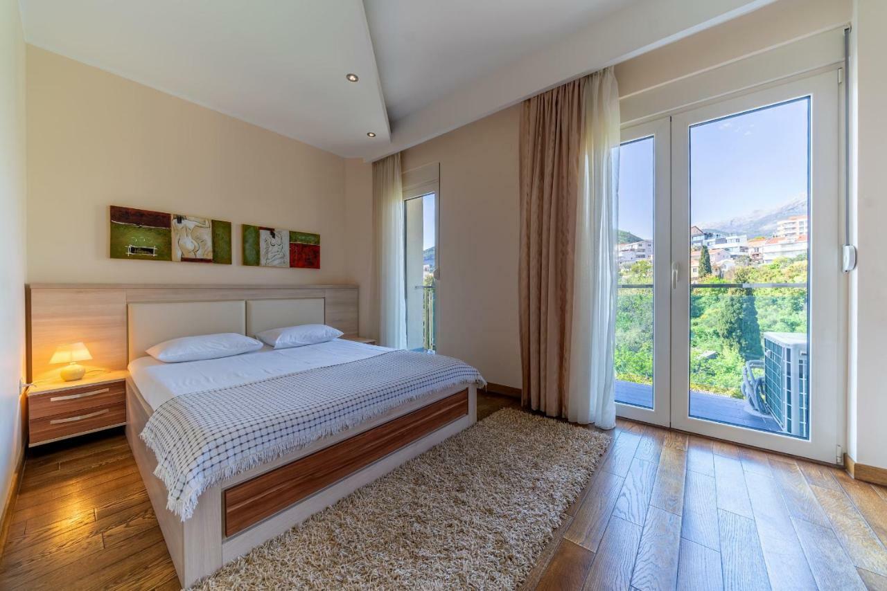 Apartments Crystall บุดวา ภายนอก รูปภาพ
