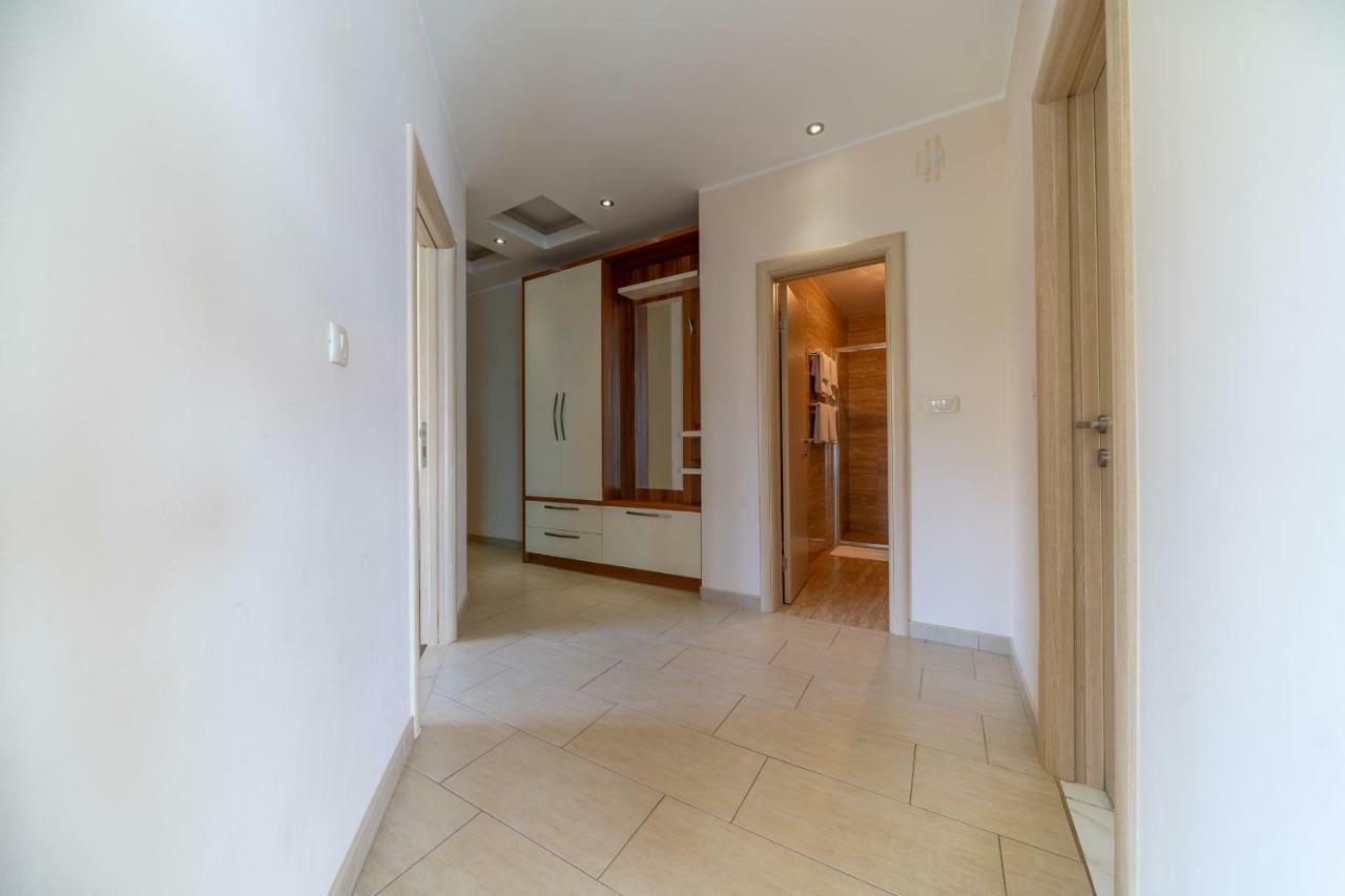 Apartments Crystall บุดวา ภายนอก รูปภาพ